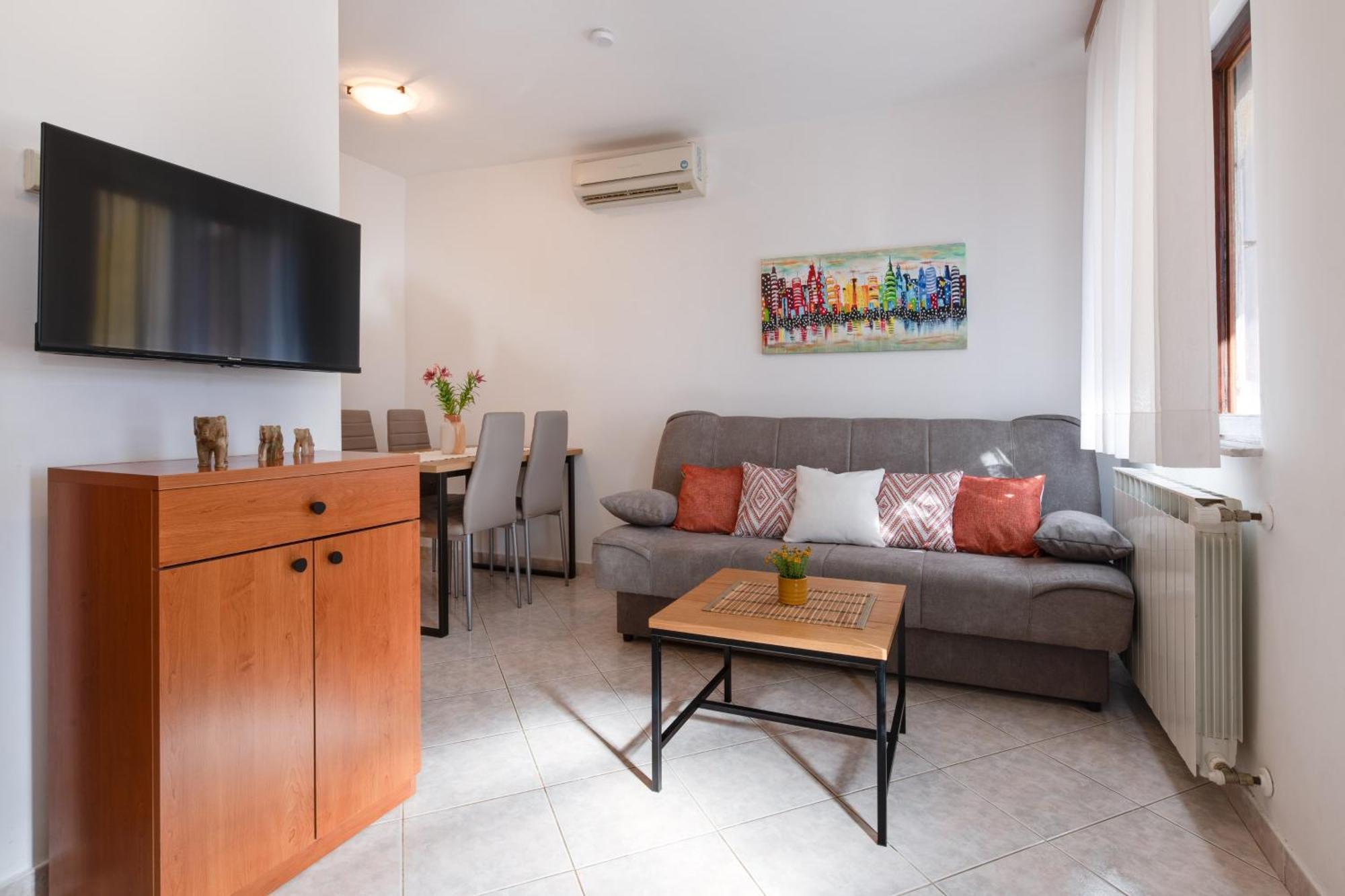 Villa Livia With Three Nice Apartments, Swimming Pool, Childrens Playground, Barbecue And Free Parking Лижнян Экстерьер фото
